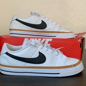 Women’s Nike Court Legacy, Size 10